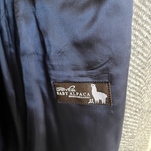 Brand new with tags Paul Stuart Mens Coat - Picture 4 of 10